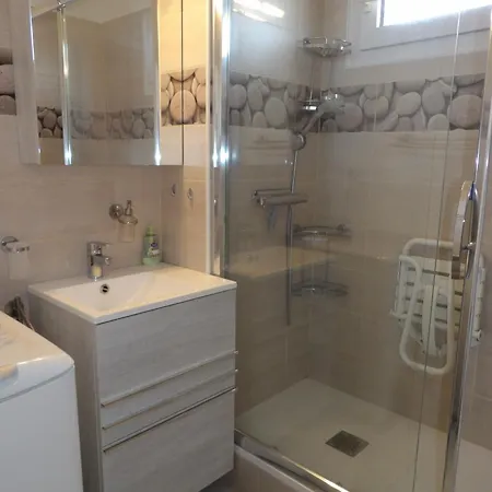 T2 Pierres De Jade Avec Piscine *